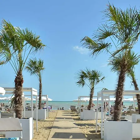 Idillic Family Haven For Four Bibione